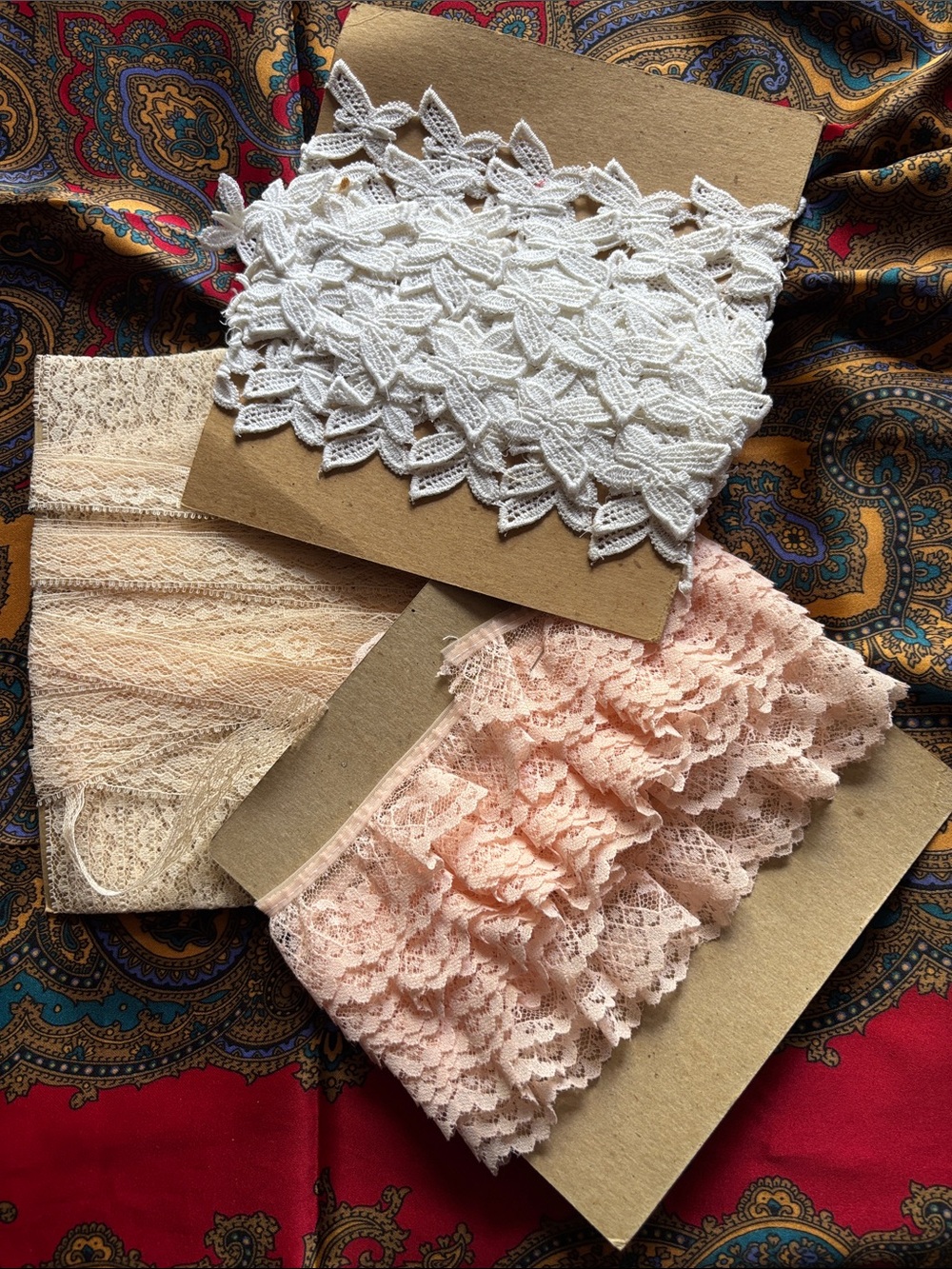 Vintage 70s lace lot White & Blush Lace Trim Pack - Women's Accessories